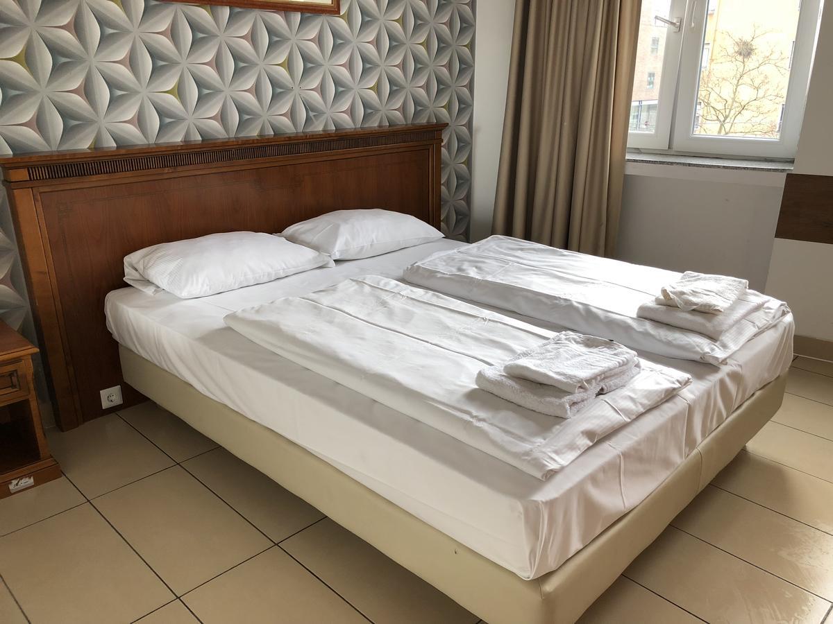 Hotel Moji Koeln ภายนอก รูปภาพ
